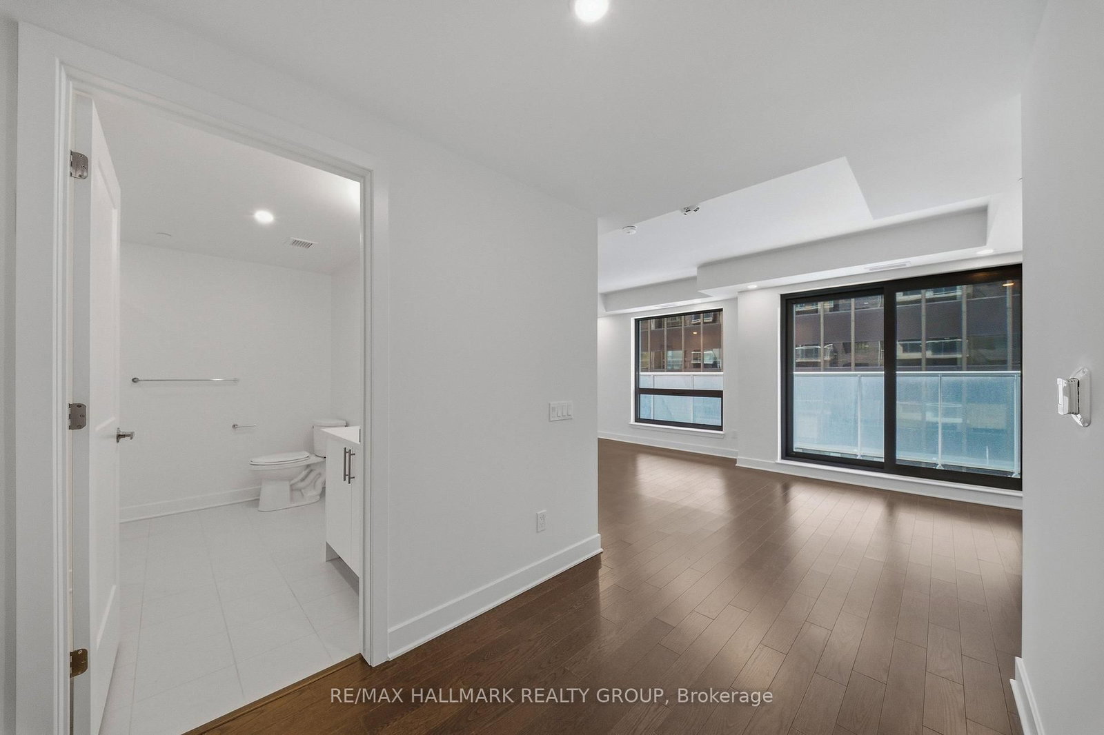 180 George Street, Unit 501 - Photo 4