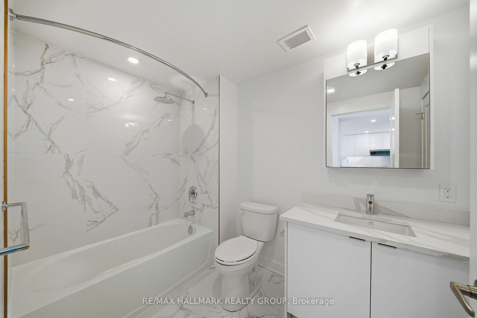 180 George Street, Unit 2008 - Photo 13