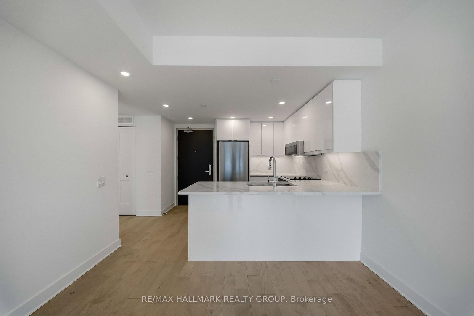 180 George Street, Unit 2008 - Photo 4