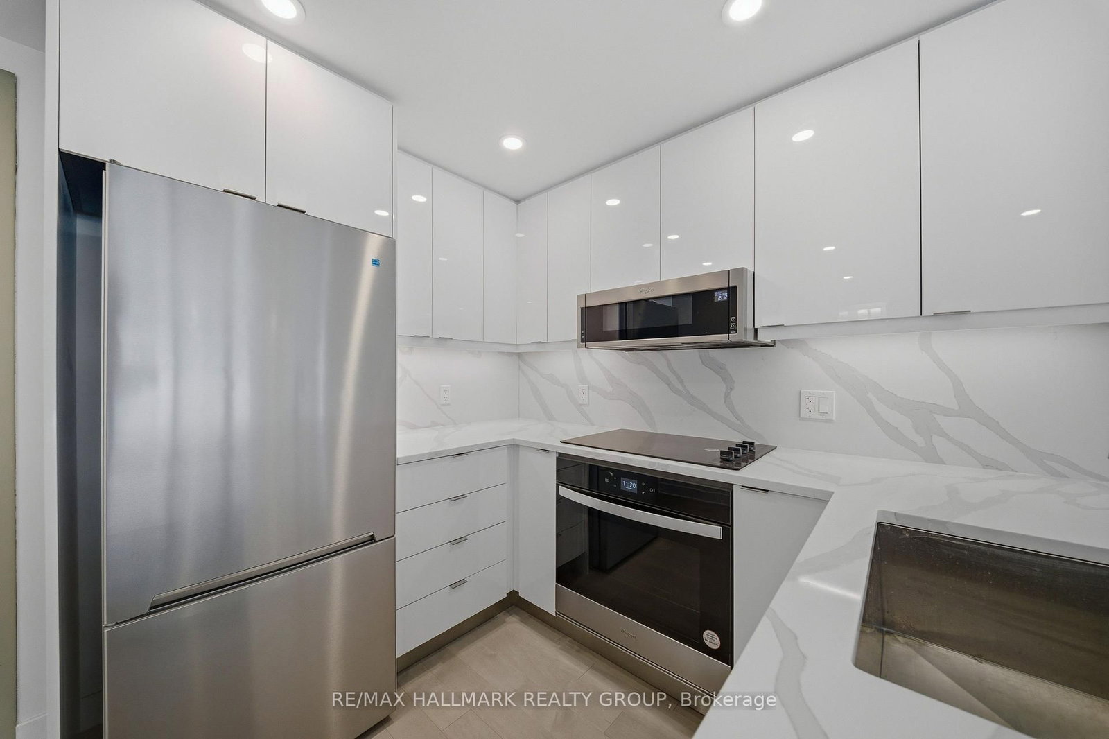 180 George Street, Unit 2008 - Photo 5