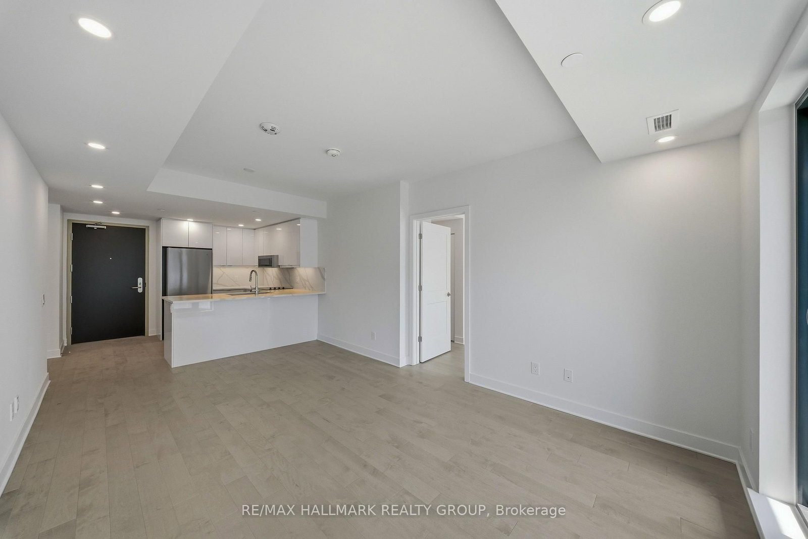 180 George Street, Unit 2008 - Photo 8