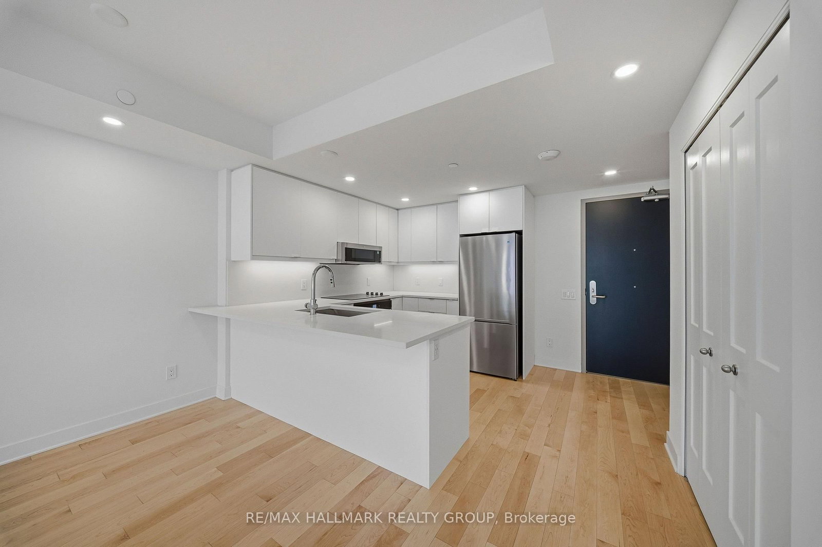 180 George Street, Unit 1703 - Photo 13