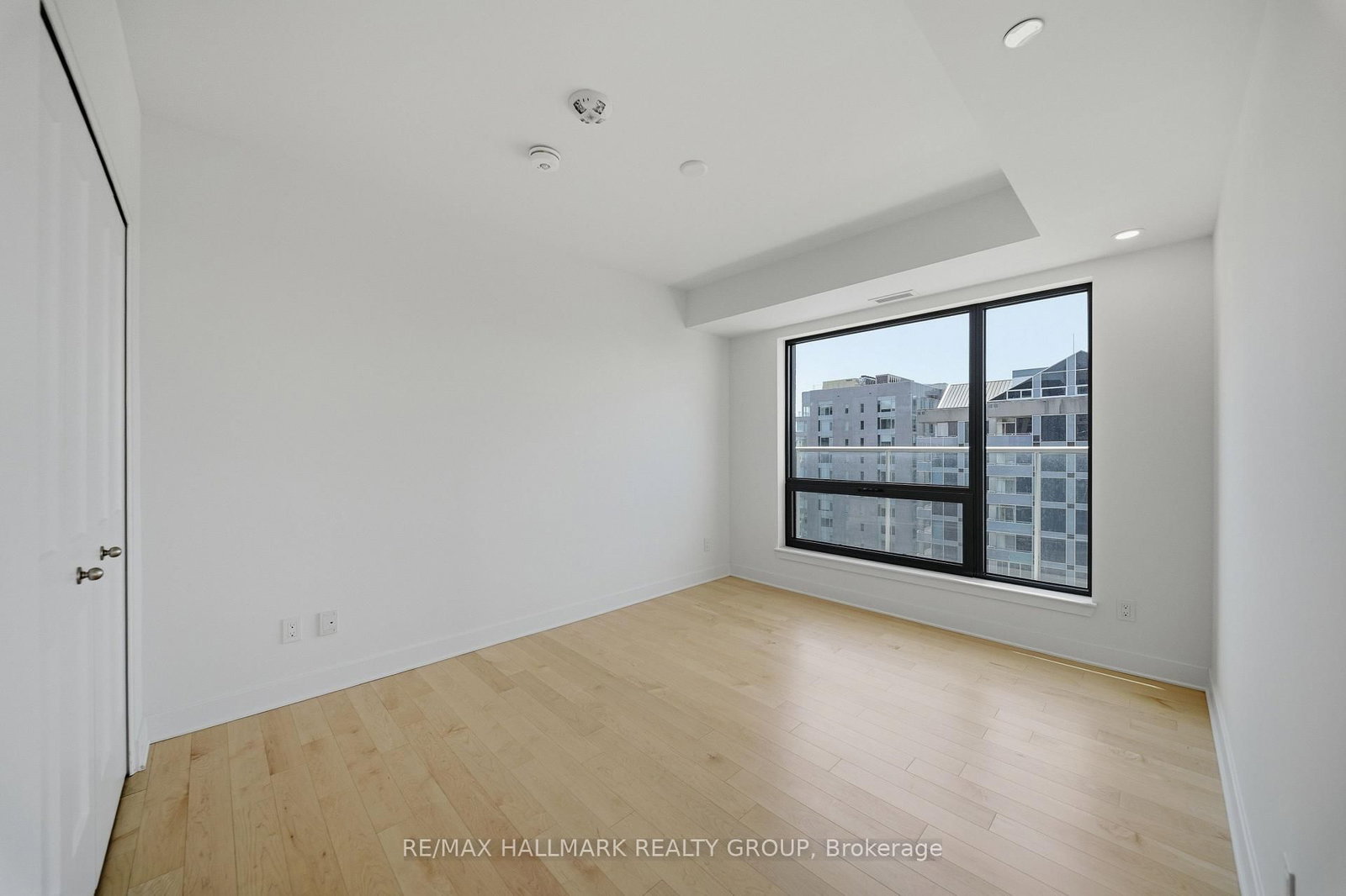 180 George Street, Unit 2202 - Photo 18