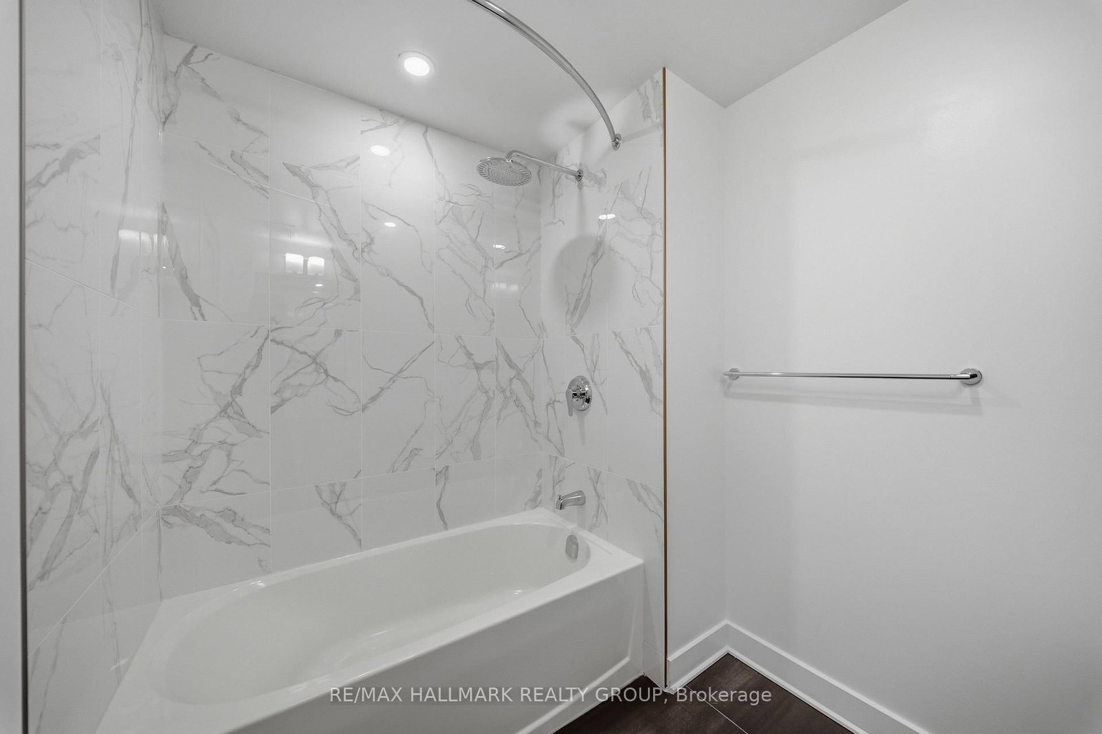 180 George Street, Unit 2202 - Photo 6