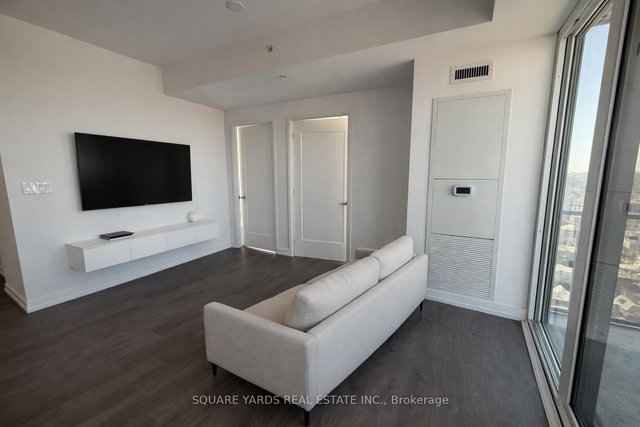 2814 - 75 James Street S