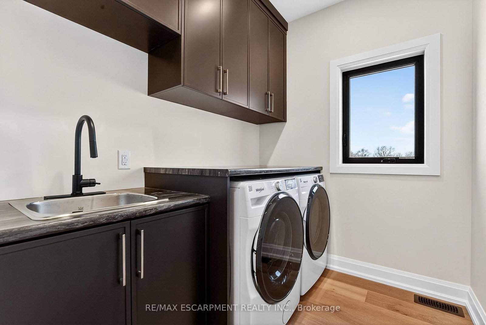 6192 Curlin Crescent • Niagara Falls, ON photo 8