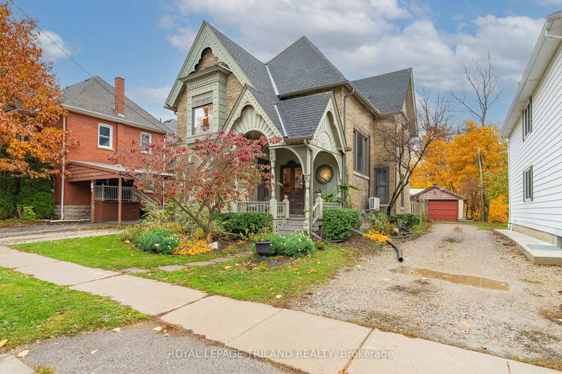 home for sale on 34 Gladstone Avenue