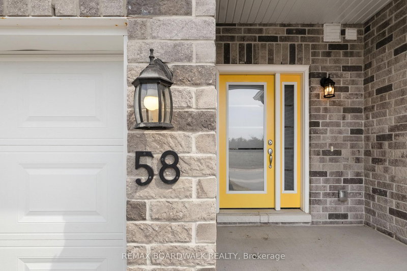 58 Vimy Ridge Cres, Arnprior, K7S 0H7 | Image 3