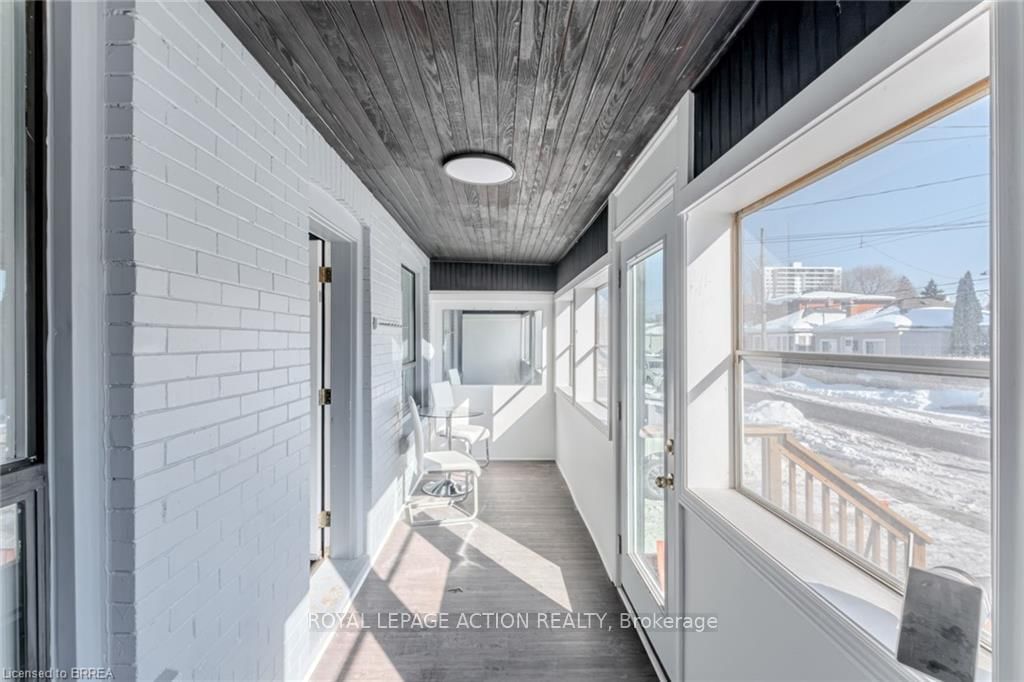 Detached House for sale at 42 East 31st Street, Hamilton, Ontario, L8V 3N7 - Raleigh - MLS: X12985322