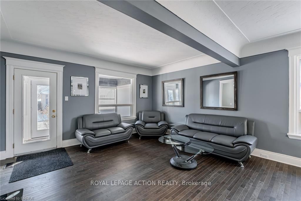 Detached House for sale at 42 East 31st Street, Hamilton, Ontario, L8V 3N7 - Raleigh - MLS: X12985322