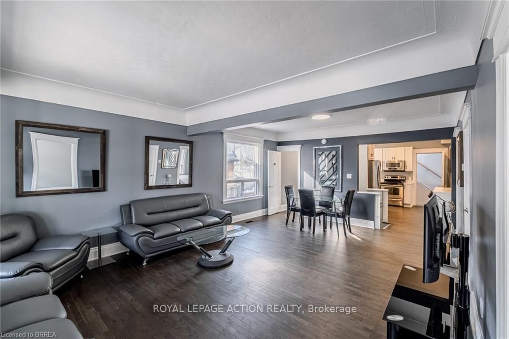 Detached House for sale at 42 East 31st Street, Hamilton, Ontario, L8V 3N7 - Raleigh - MLS: X12985322