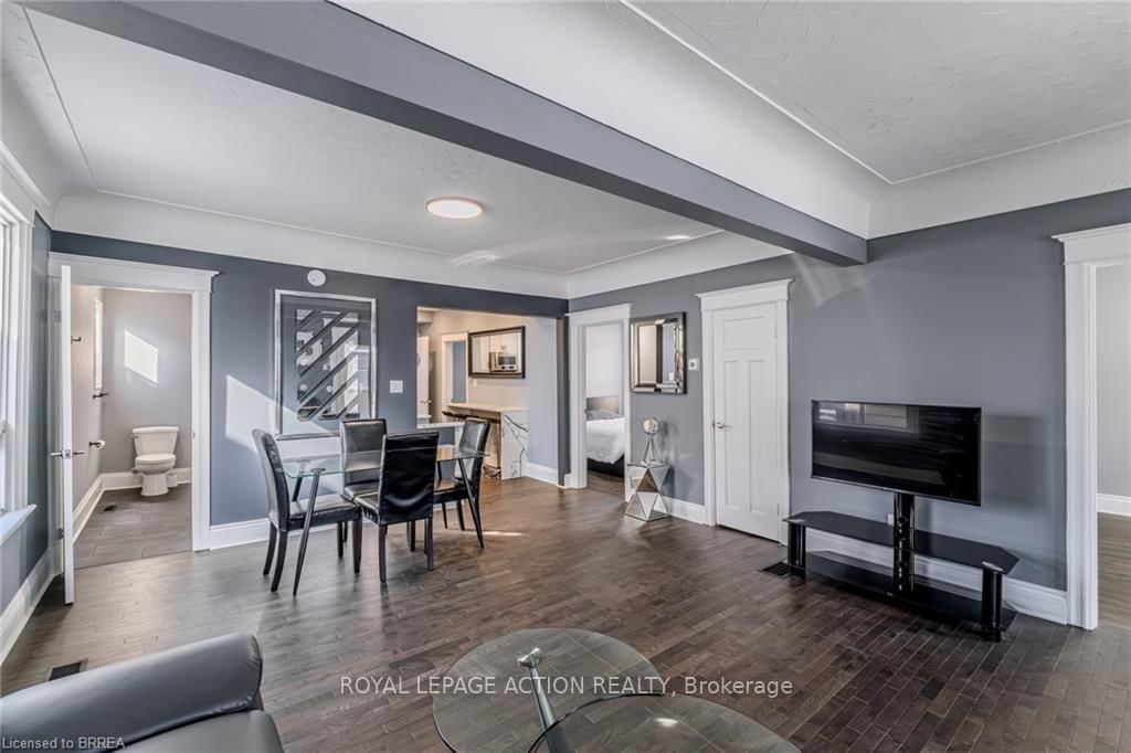 Detached House for sale at 42 East 31st Street, Hamilton, Ontario, L8V 3N7 - Raleigh - MLS: X12985322