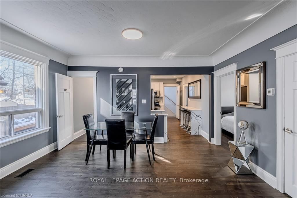 Detached House for sale at 42 East 31st Street, Hamilton, Ontario, L8V 3N7 - Raleigh - MLS: X12985322