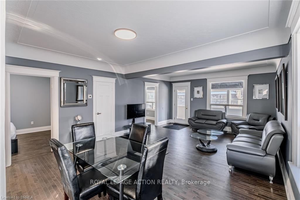 Detached House for sale at 42 East 31st Street, Hamilton, Ontario, L8V 3N7 - Raleigh - MLS: X12985322