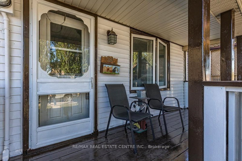 23 Frederick Ave, Hamilton, L8H 4K1 | Image 3