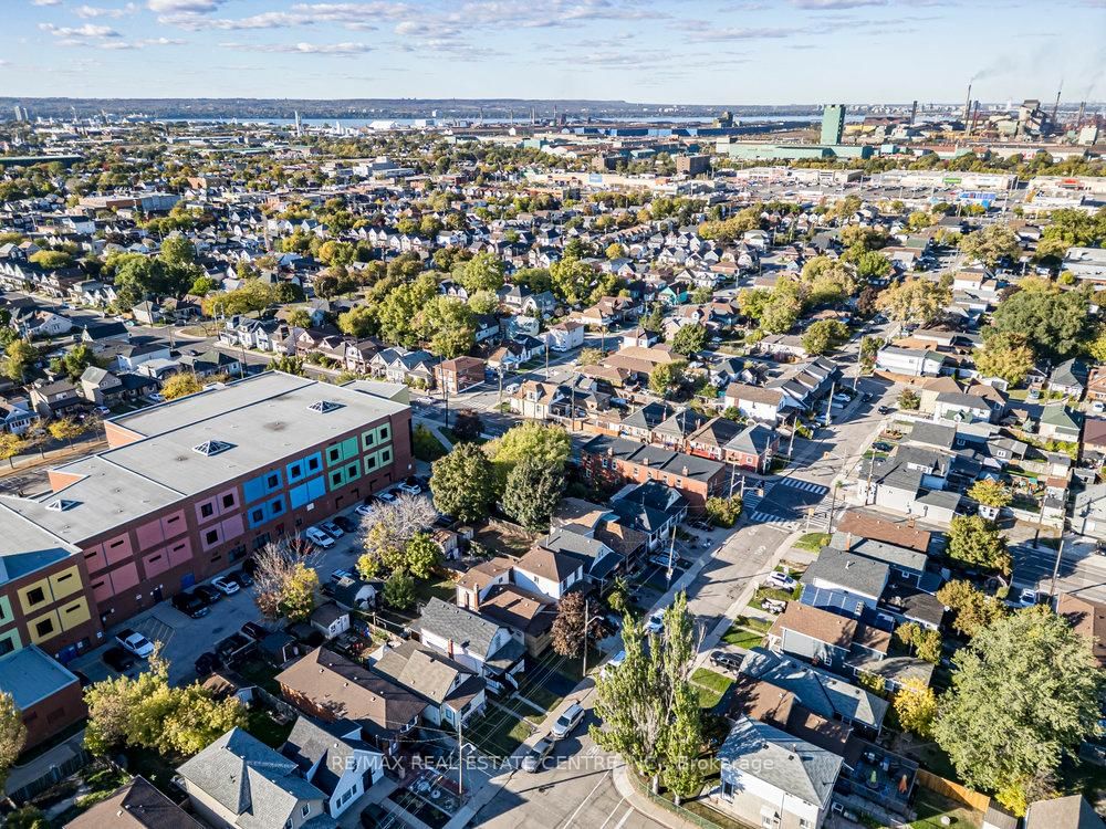 Detached House for sale at 23 Frederick Avenue, Hamilton, Ontario, L8H 4K1 - Crown Point - MLS: X12985402