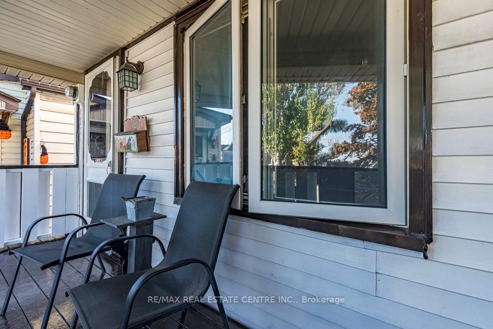 Detached House for sale at 23 Frederick Avenue, Hamilton, Ontario, L8H 4K1 - Crown Point - MLS: X12985402