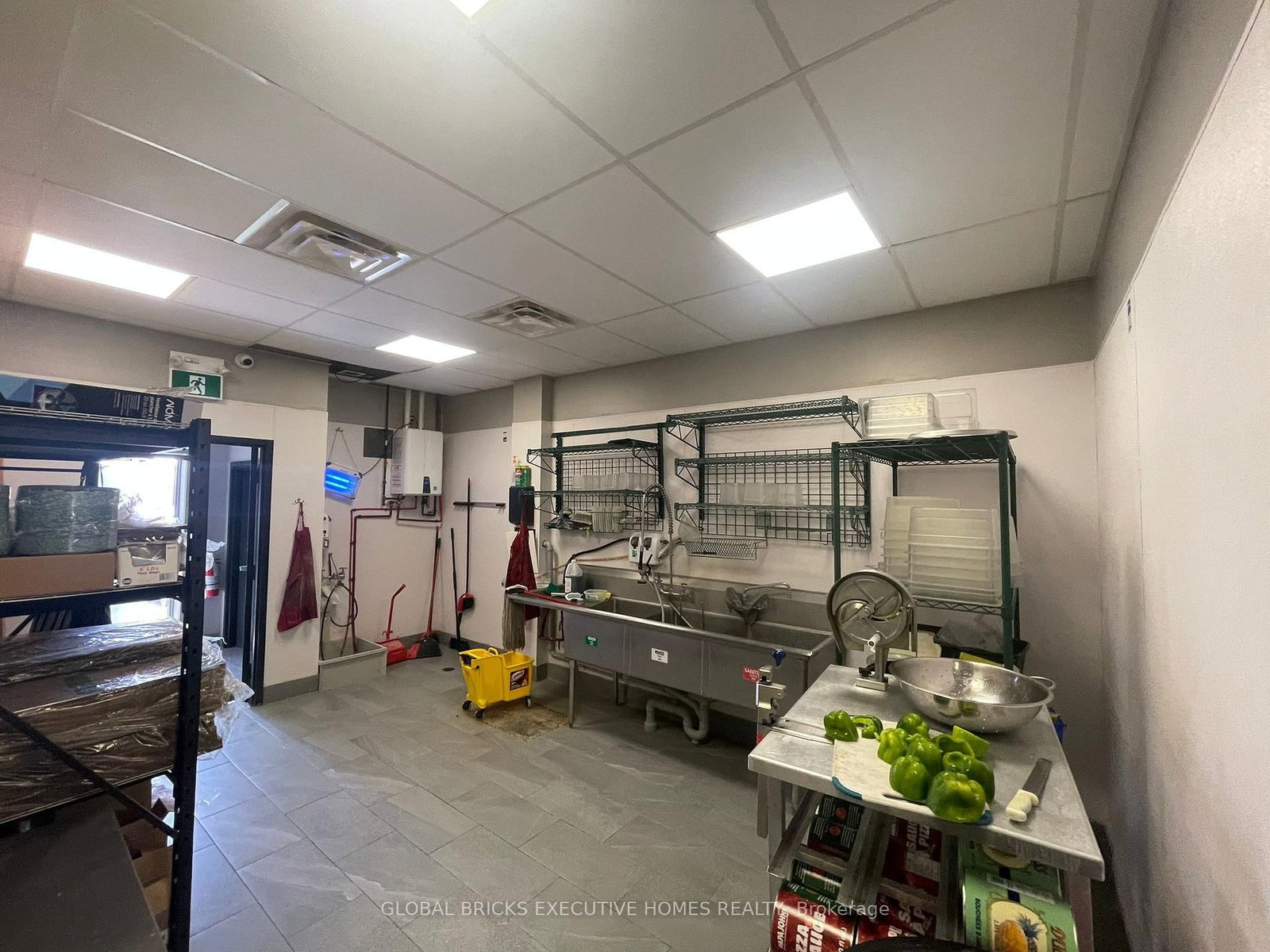 1060 Ontario Street - Photo 10