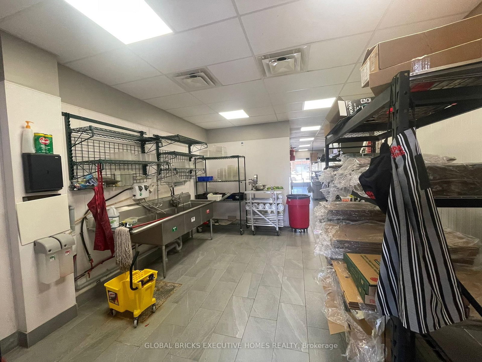 1060 Ontario Street - Photo 11