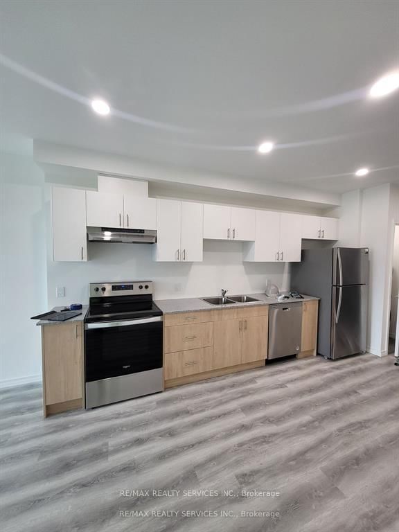 181 Elmira Road S, Unit 410 - Photo 3