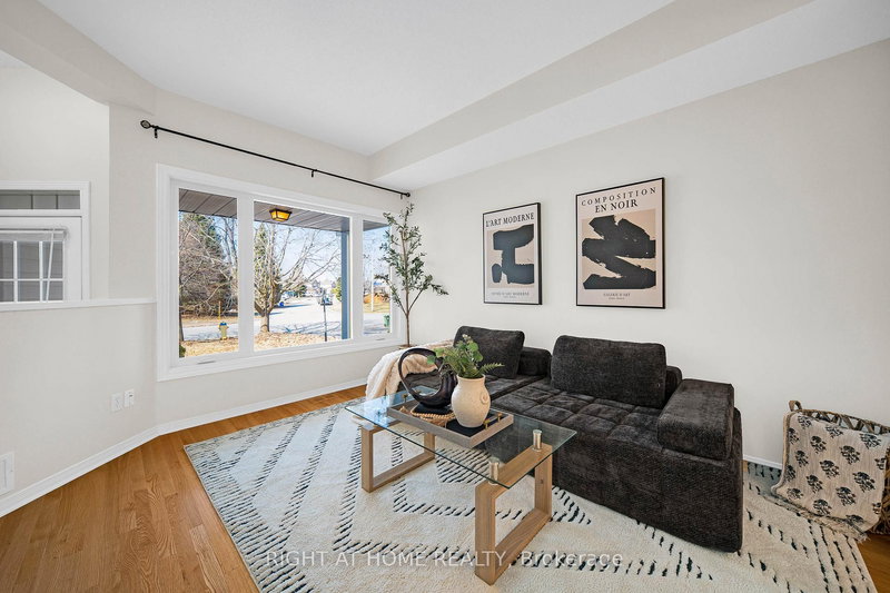 1566 Rumford Dr, Ottawa, K4A 4C1 | Image 3