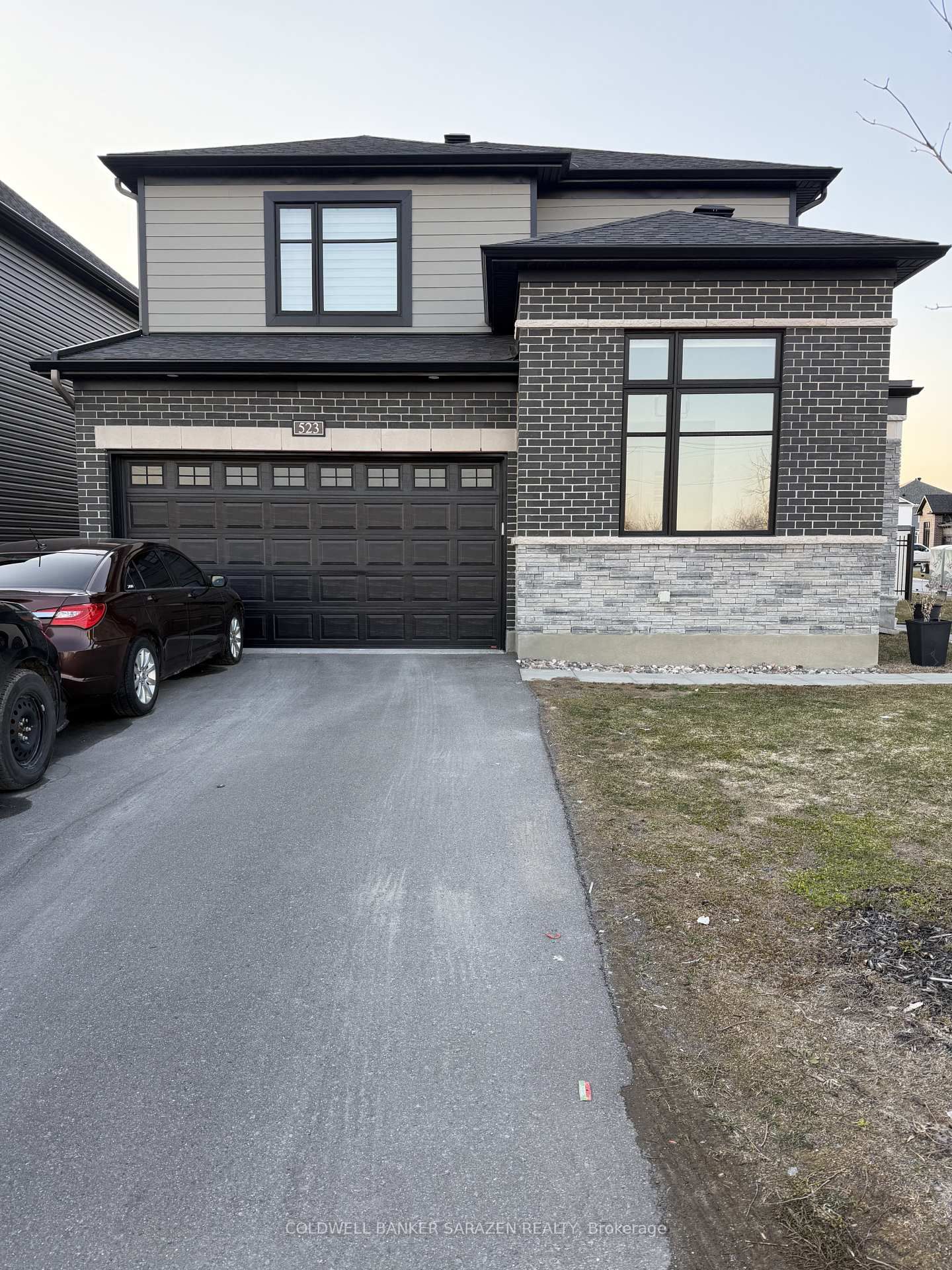 523 Anchor Circle W - Photo 2