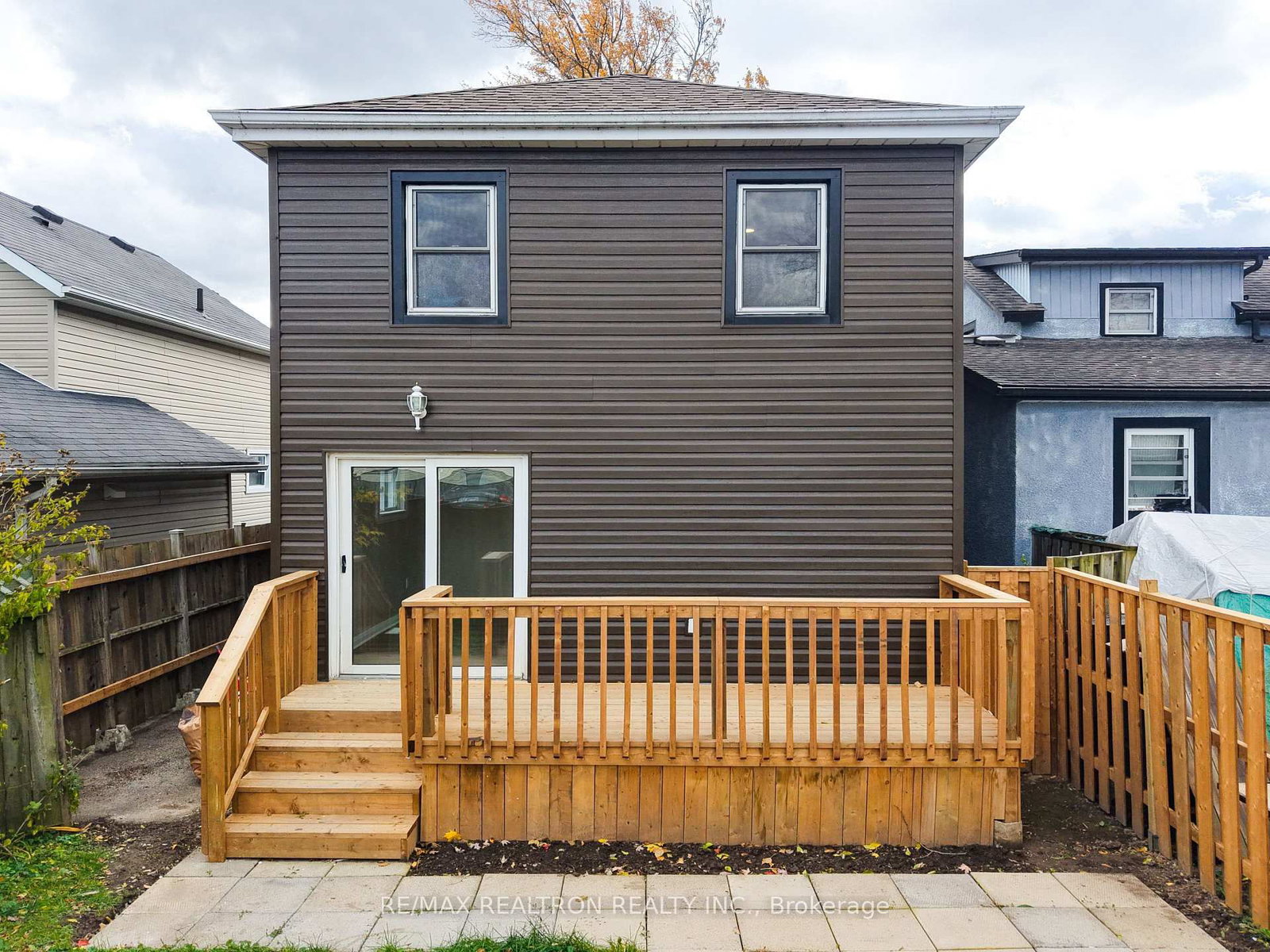 Detached House for sale at 26 State Street, Welland, Ontario, L3B 4K3 - Welland Downtown - MLS: X12985522