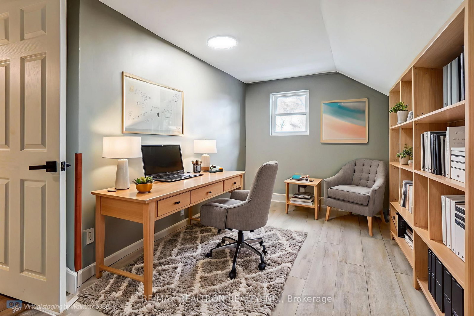 Detached House for sale at 26 State Street, Welland, Ontario, L3B 4K3 - Welland Downtown - MLS: X12985522