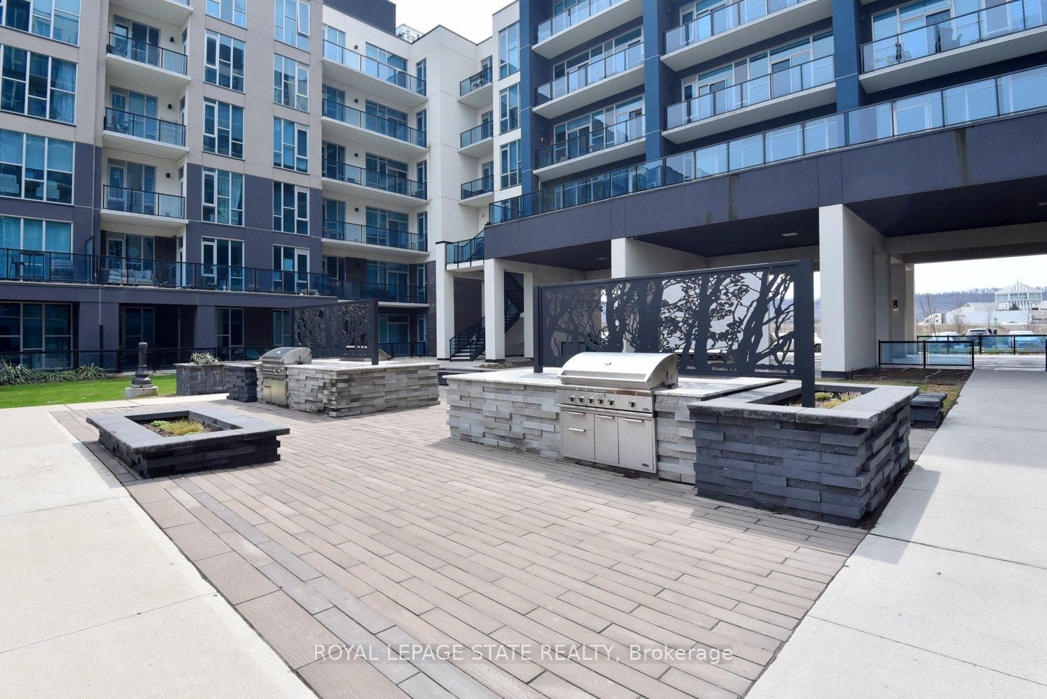 16 Concord Place • #145 • Grimsby, ON photo 27