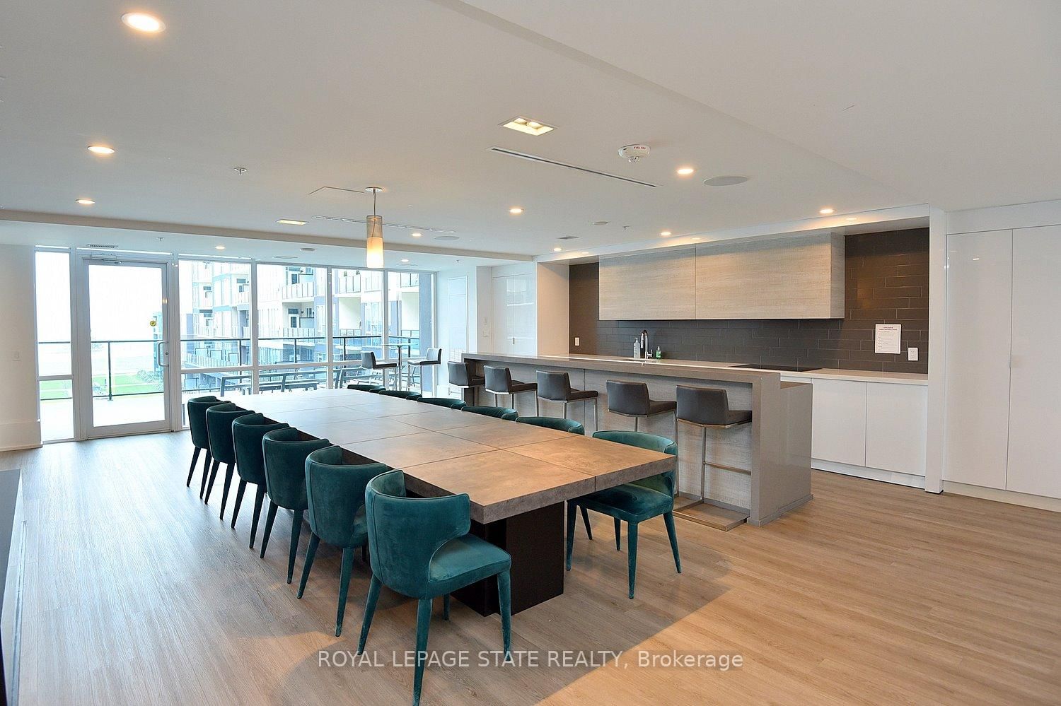 16 Concord Place • #145 • Grimsby, ON photo 31