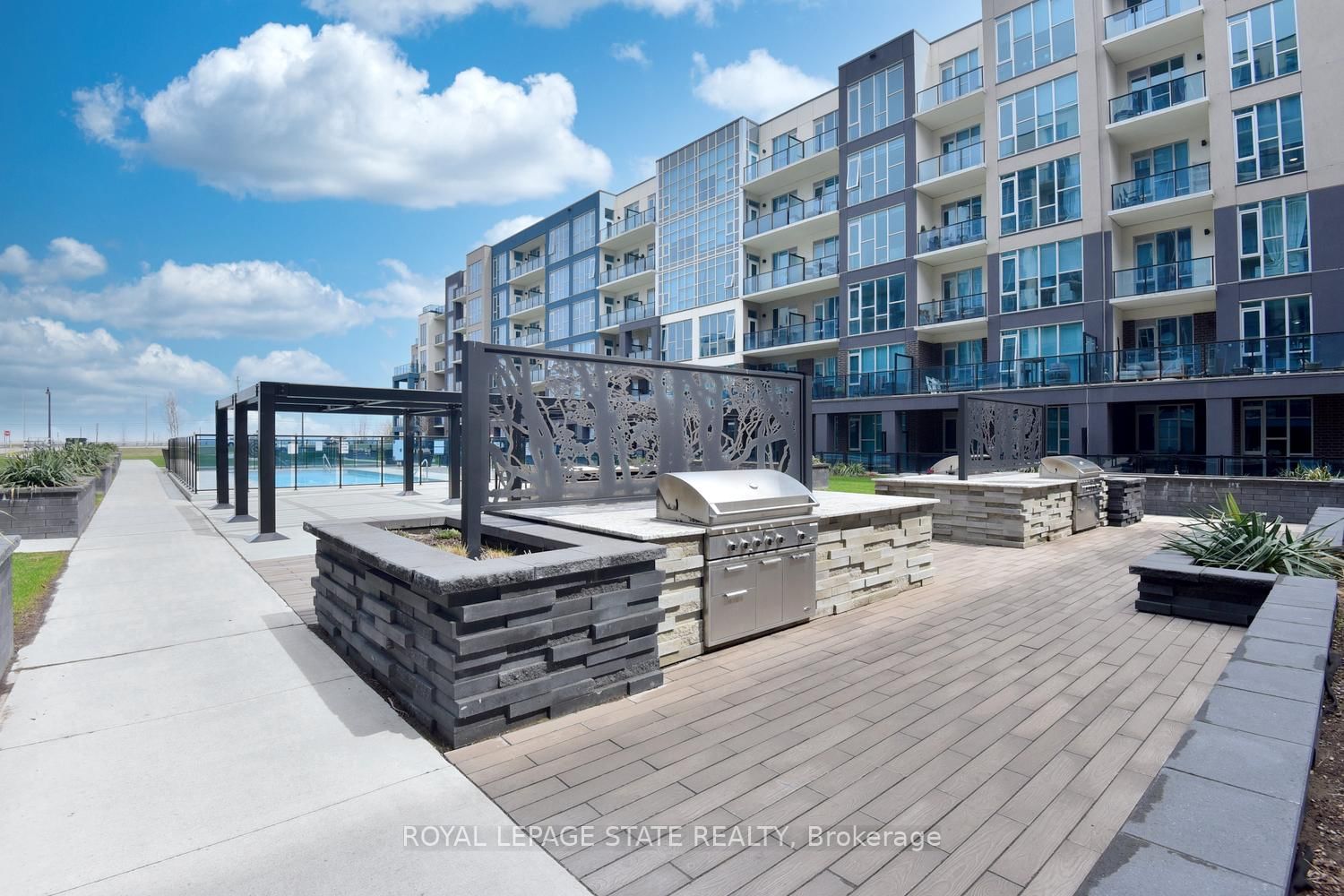 16 Concord Place • #145 • Grimsby, ON photo 36