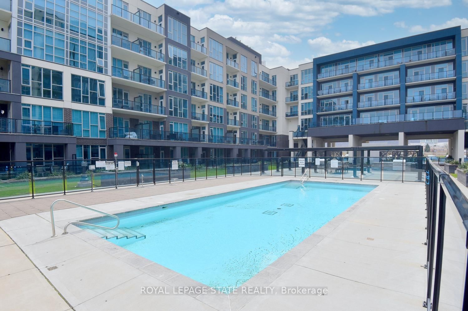 16 Concord Place • #145 • Grimsby, ON photo 38