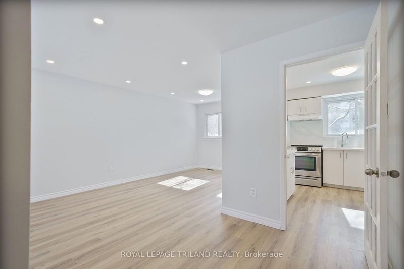 29 - 825 Dundalk Dr, London South, N6C 3V6 | Image 3