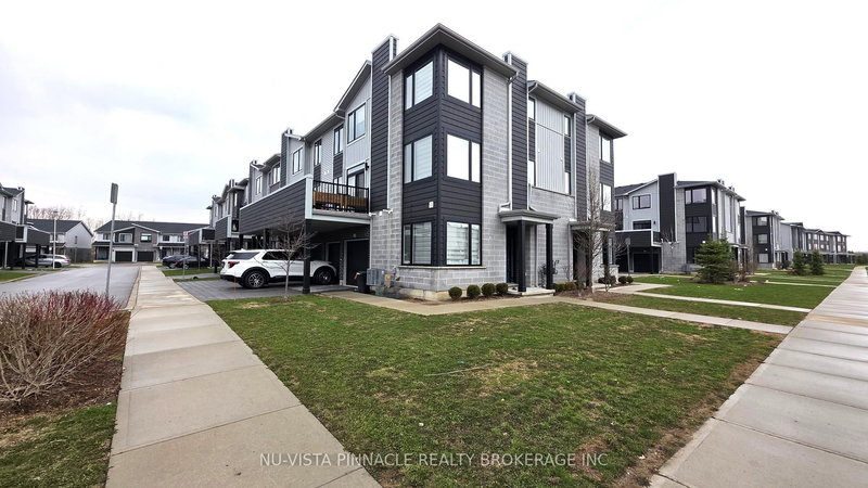 208 - 177 Edgevalley Rd, London East, N5V 0C5 | Image 2