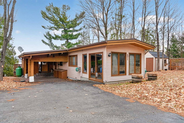 2890 Barlow Crescent