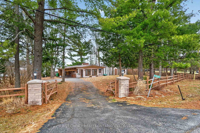 2890 Barlow Crescent