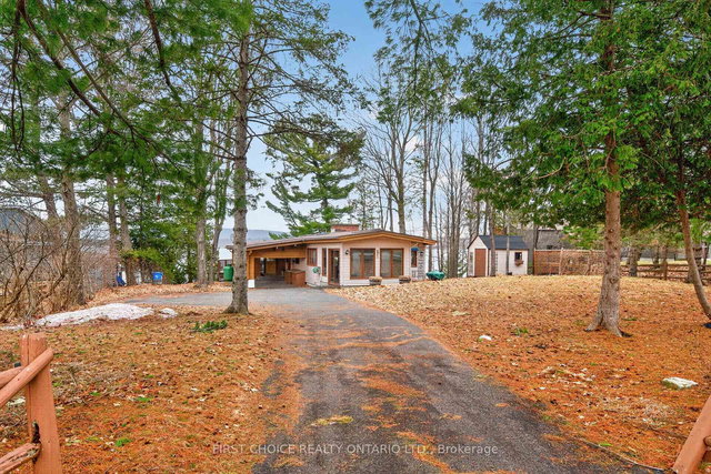 2890 Barlow Crescent