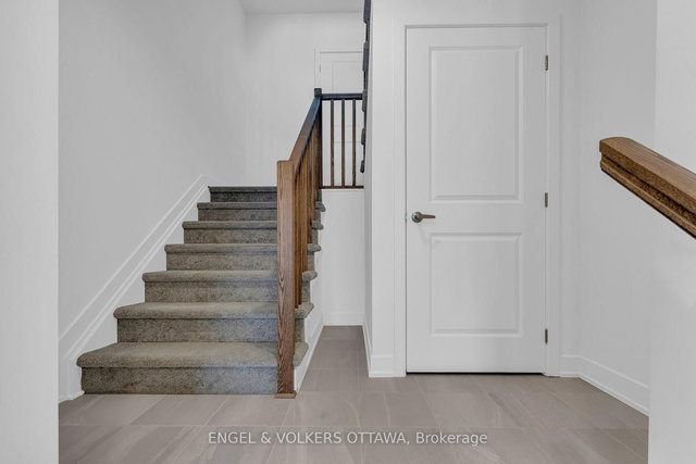 802 Anciano Crescent