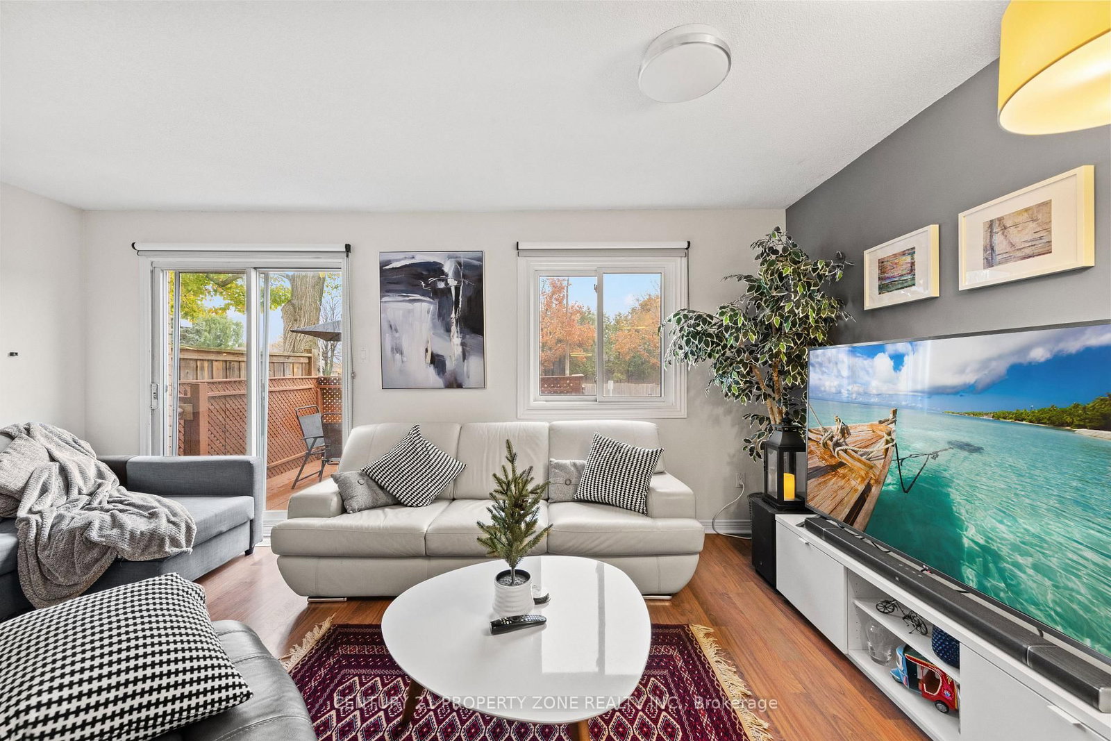 Townhouse for sale at 2-280 Limeridge Road, Hamilton, Ontario, L9A 2S7 - Bruleville - MLS: X12985772