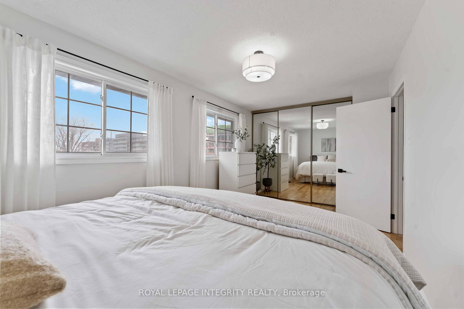 1585 Heron Road, Unit 19 - Photo 13