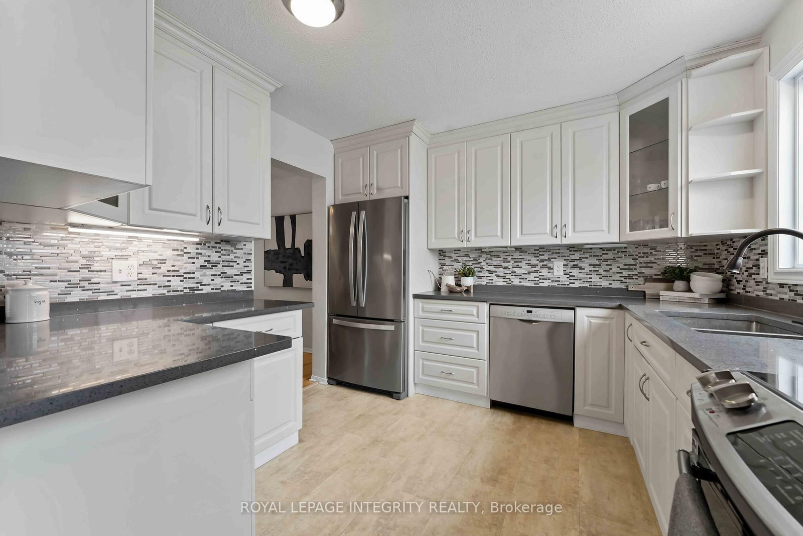 1585 Heron Road, Unit 19 - Photo 6