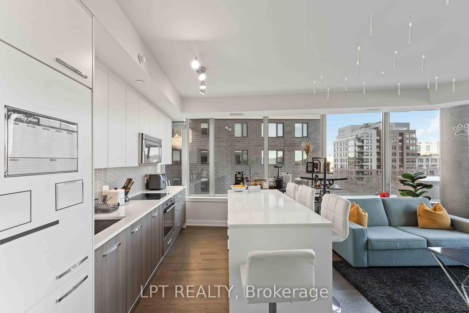 111 Champagne Avenue S, Unit 307 - Photo 13