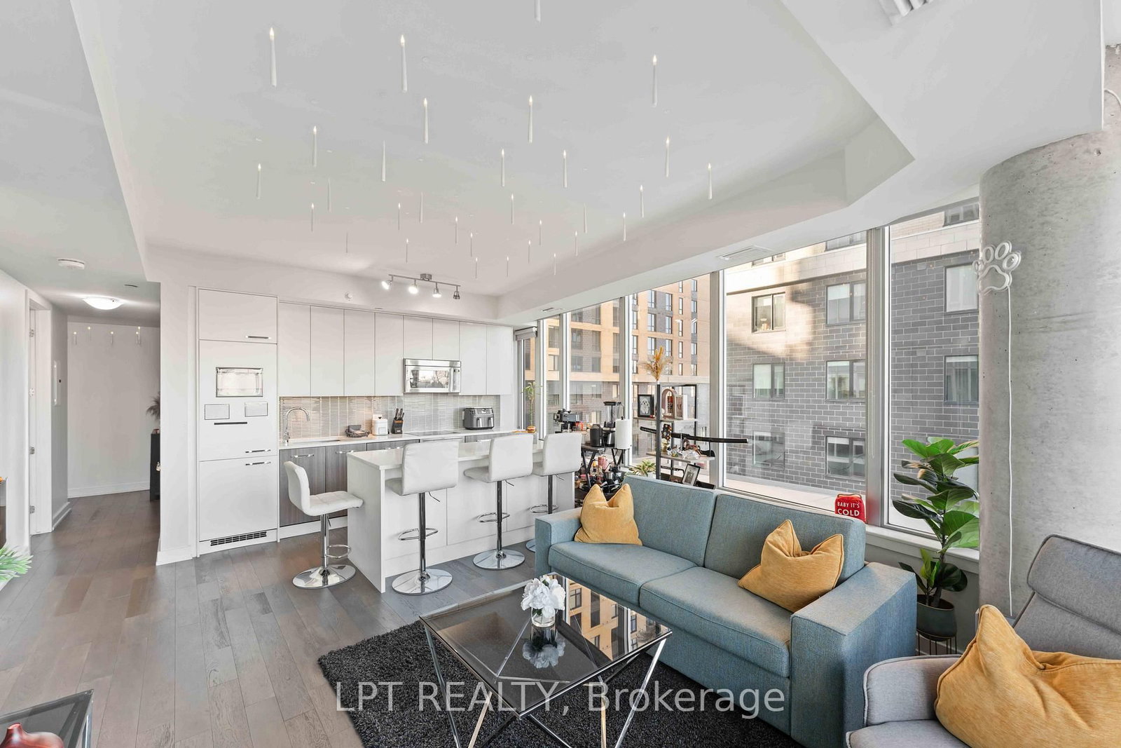 111 Champagne Avenue S, Unit 307 - Photo 17