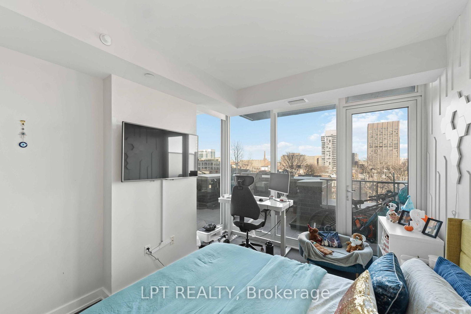 111 Champagne Avenue S, Unit 307 - Photo 21