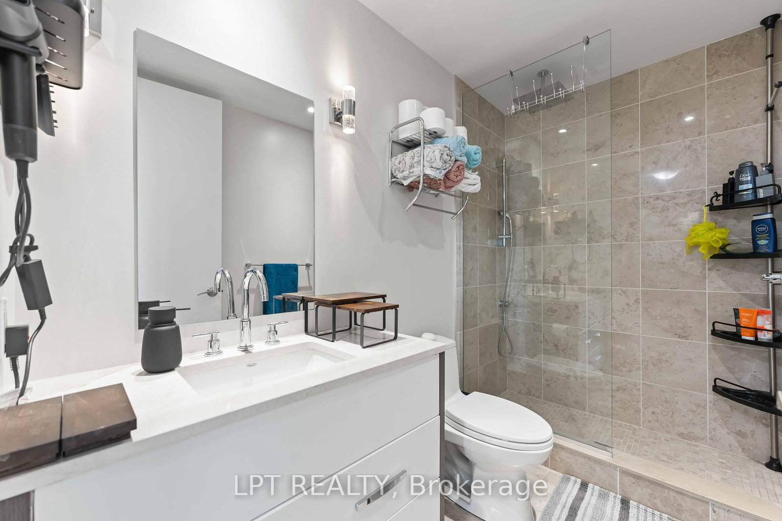 111 Champagne Avenue S, Unit 307 - Photo 26