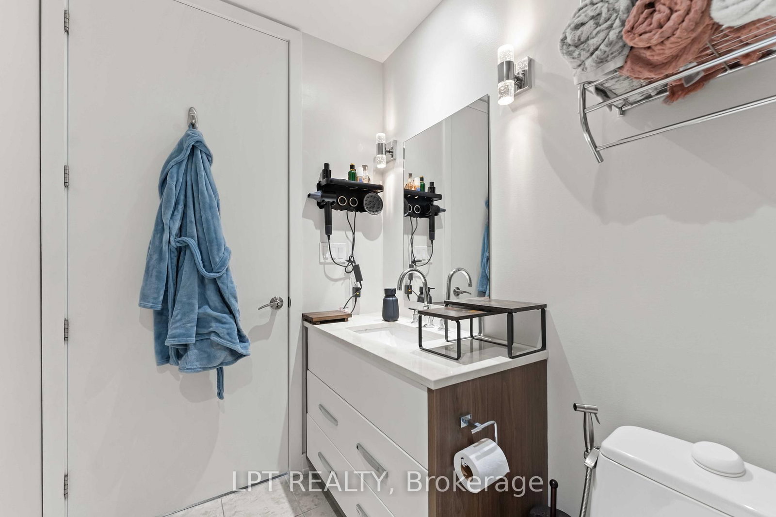 111 Champagne Avenue S, Unit 307 - Photo 27