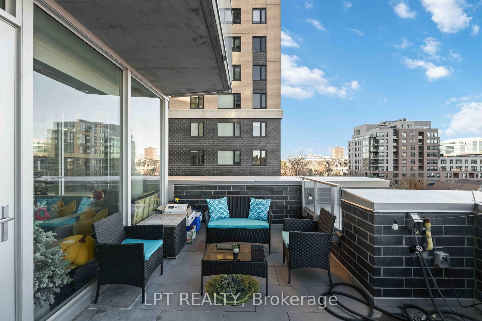 111 Champagne Avenue S, Unit 307 - Photo 32