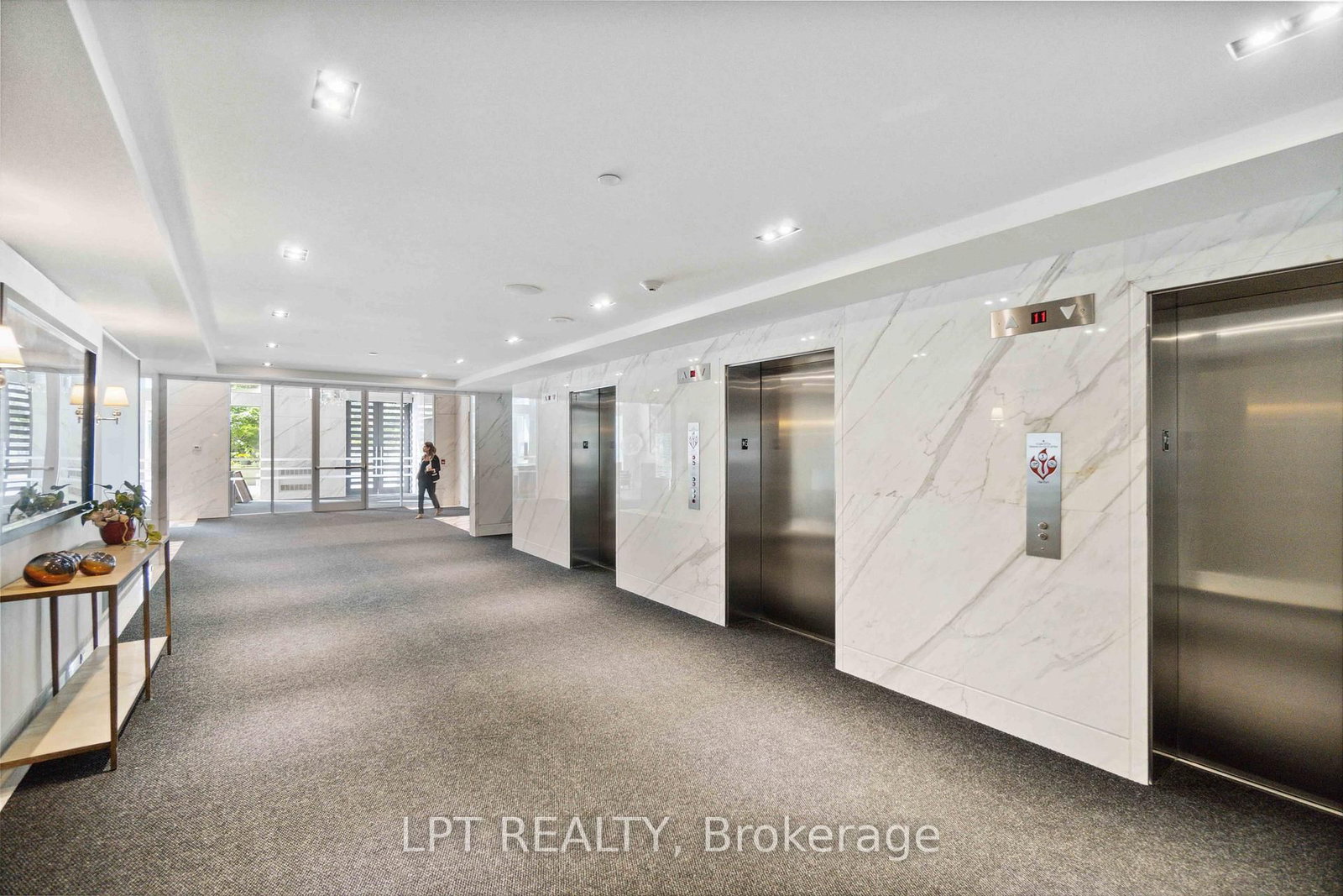 111 Champagne Avenue S, Unit 307 - Photo 39