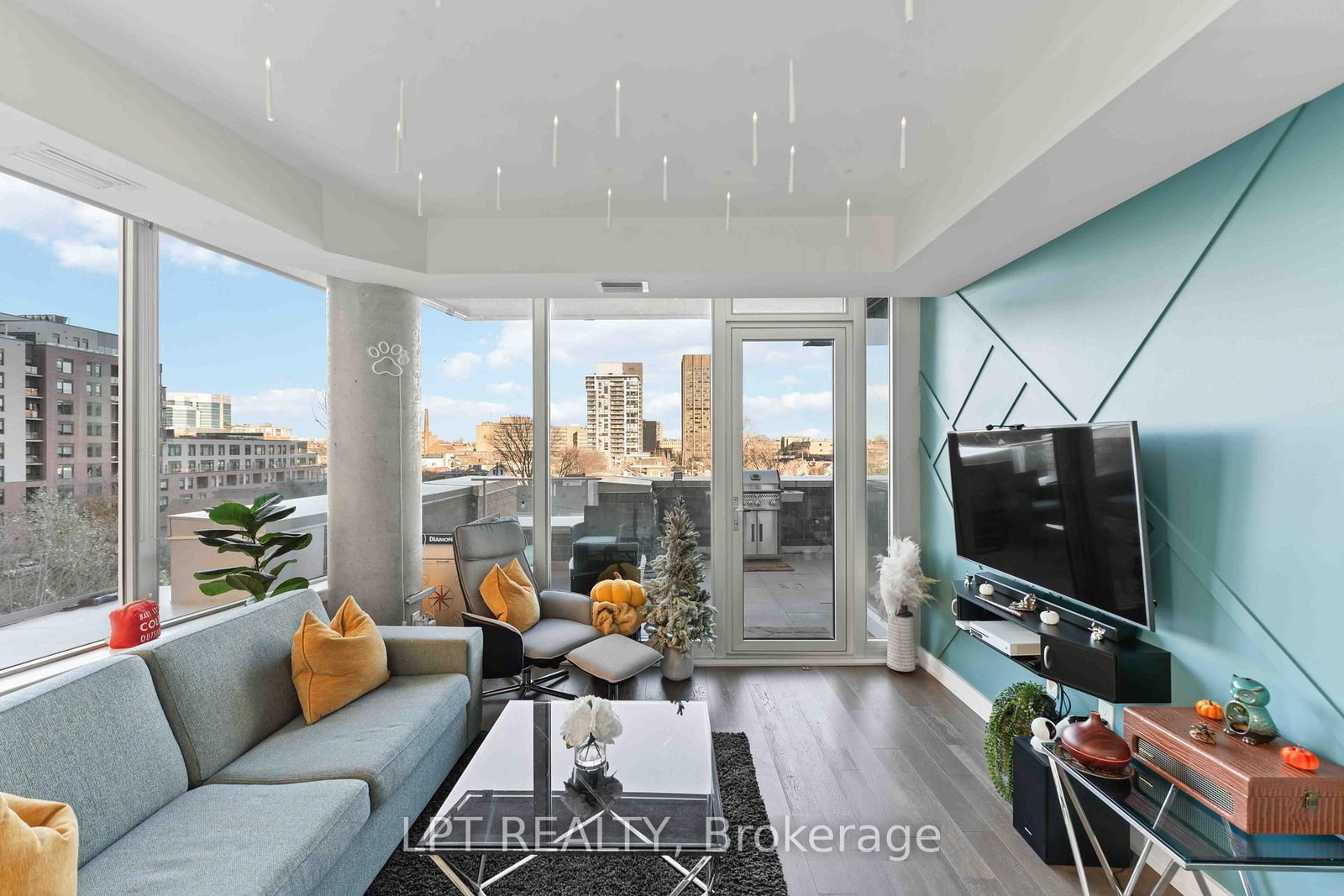 111 Champagne Avenue S, Unit 307 - Photo 9