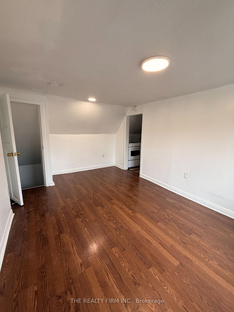 Upper - 25 Glenwood Ave, London East, N5Z 2P7 | Image 2